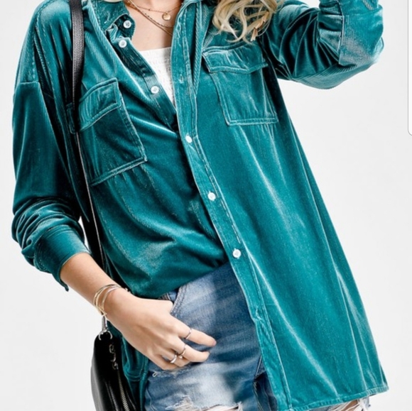 ⚜ Green Velvet Double Pocket Shirt - Picture 2 of 11
